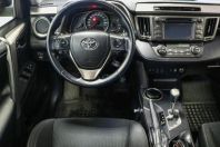 Купить Toyota RAV 4, 2015 года