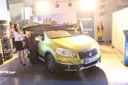 Suzuki NEW SX4: премьера по-голливудски