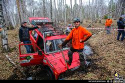 Уральские автомобилисты покоряют болота