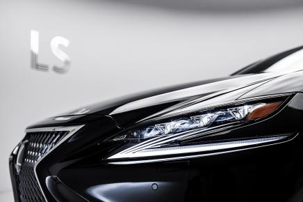 Lexus LS: традиции vs. провокация