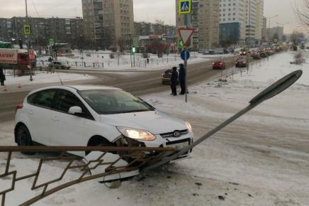 В Первоуральске Ford Focus сбил первоклассника