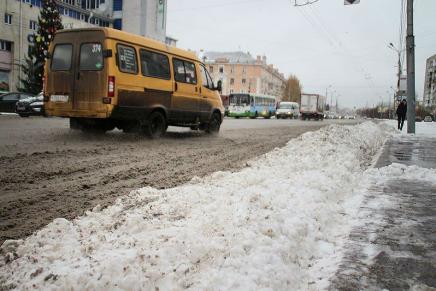  7 ДТП произошло в Екб из-за не чищенных дорог