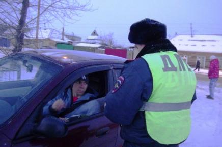 В Екб автомобилисты гоняют на красный