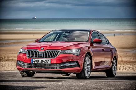 SKODA Superb: почти автопилот