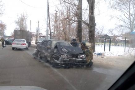 В Екб перевернулся автомобиль, везший роженицу в роддом