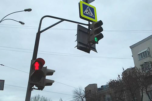 Житель Екатеринбурга добился установки светофора