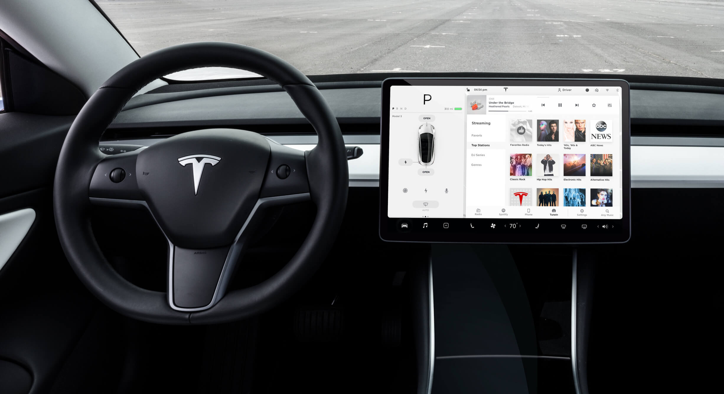 Автопилот в автомобилях Tesla сможет останавливаться на красный свет
