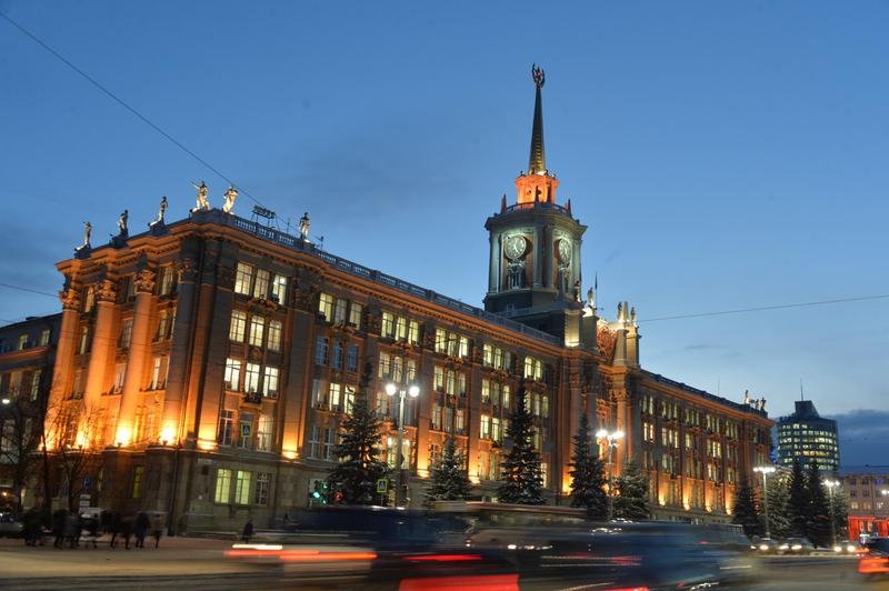 В Екатеринбурге теперь запрещен разворот возле горадминистрации