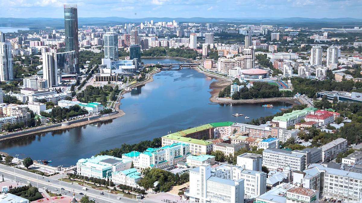 Введение карантинных мер привело к тому, что проезд на дорогах Екатеринбурга стал свободнее на 63%.