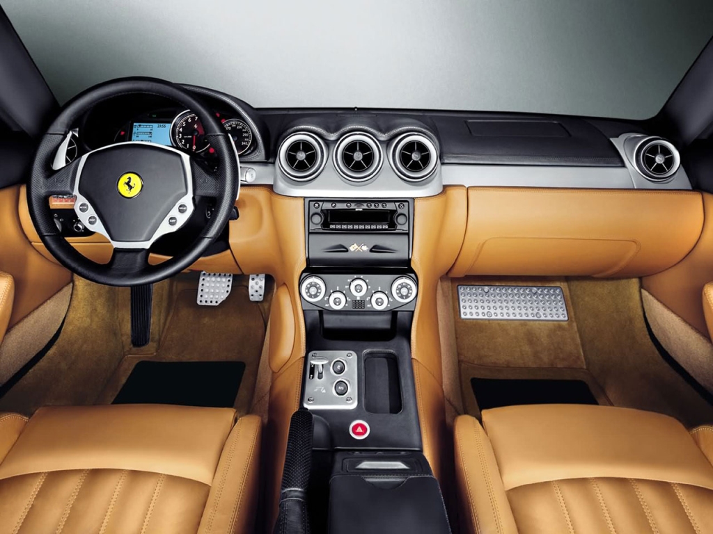 Машина Ferrari 612 Scaglietti салон