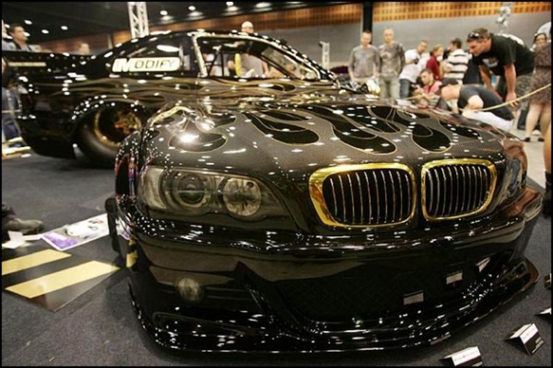 Цена самого дорогого бмв в мире. Золотая машина. БМВ дорогая. Самая дорогая BMW. Эксклюзивные БМВ.