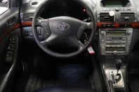 Купить Toyota Avensis, 2005 года