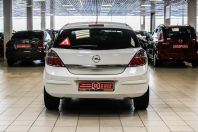 Купить Opel Astra, 2013 года