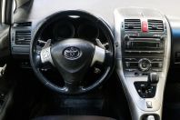 Купить Toyota Auris, 2007 года